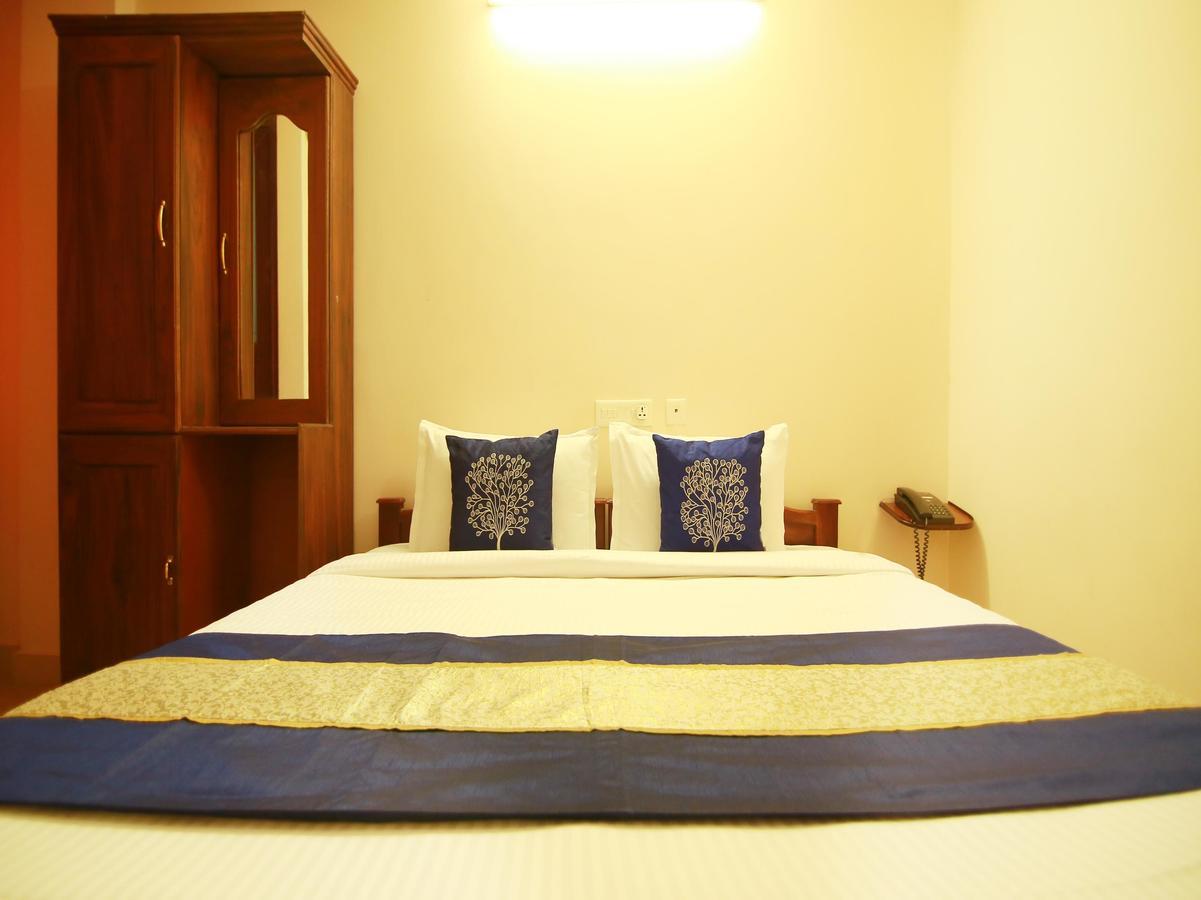 Oyo 4824 Hotel Star Kochi Luaran gambar