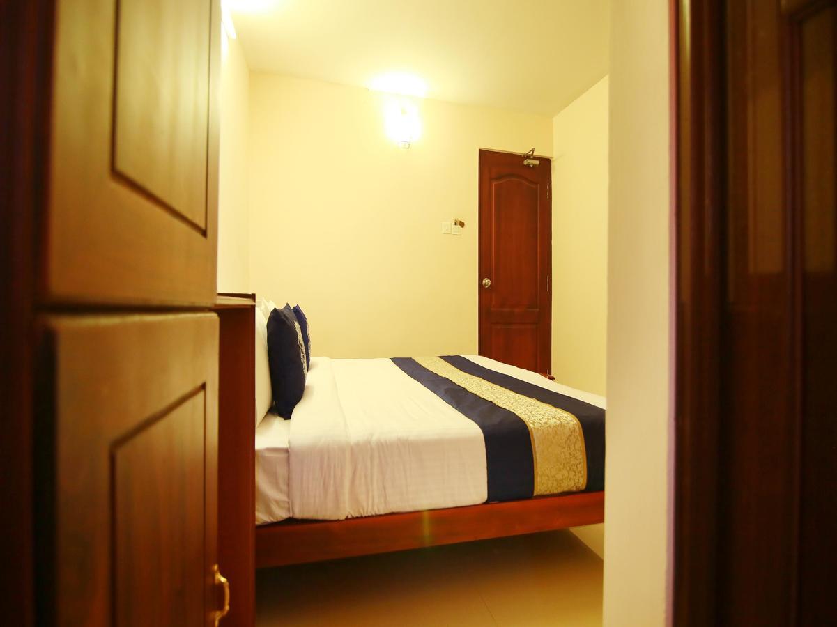 Oyo 4824 Hotel Star Kochi Luaran gambar